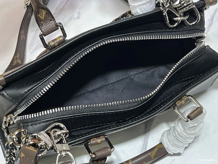 10615 Bags SportInspired LX Handle Top 0619
